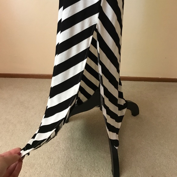 Striped Cutout Maxi Dress - Picture 6 of 8